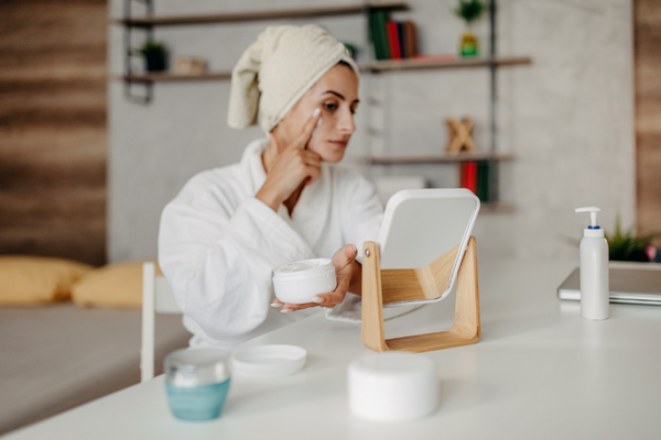 Mevsim Değişikliklerinde Cilt Bakımınızı Nasıl Güncellemelisiniz? Cilt Uzmanlarımız Sizin İçin Derledi