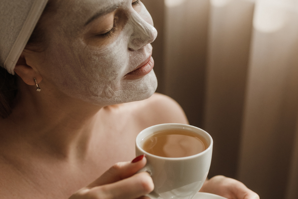 Cilt Bakım Yağlarının Gücü: Sağlıklı ve Canlı Bir Cilt İçin