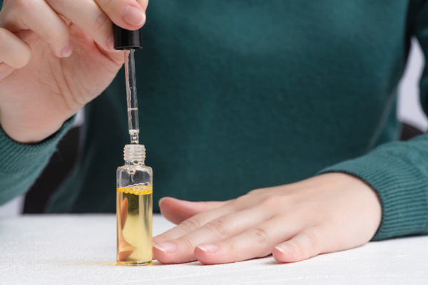 Cilt Kuruluğuna Ne İyi Gelir Nokta Atışı Çözüm Olan Hidrasyon Serumu İle Tanışın!