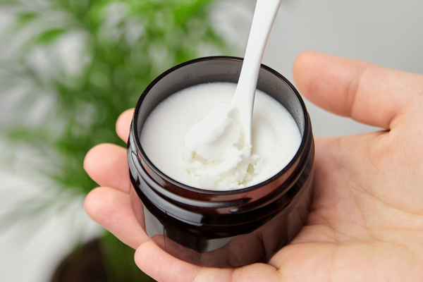 Güneş Kremimi Yenilemeli miyim? Yenilerken Nelere Dikkat Etmeliyim? Uzmanlardan Öğrenin!