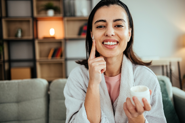 Yağlı Ciltler İçin Güneş Kremi Kullanan Kullanıcı Yorumları ve Tavsiyeleri [Resimli]