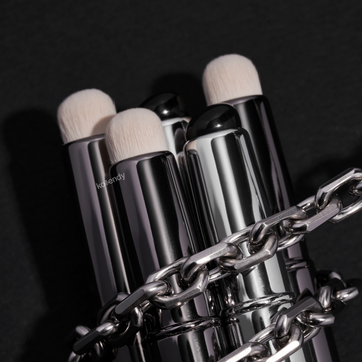Braye - Fingertip Lip Brush (Yumuşak Sentetik Kıllı Hijyenik Kapaklı Profesyonel Dudak Makyajı Fırçası)