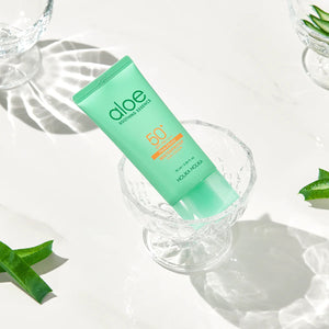 Holika Holika - Aloe Soothing Essence Waterproof Sun Cream SPF50+ (Suya Dayanıklı Cildi Yatıştırmaya Yardımcı Aloe Güneş Kremi) 70ml