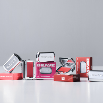 Braye - Lipsleek Mini (Tek Adımda Monokrom Görünüm Sunan Yarı Parlak Bitişli Elma Çekirdeği Yağlı Çok Amaçlı Dudak ve Yanak Balmı) 1.3g