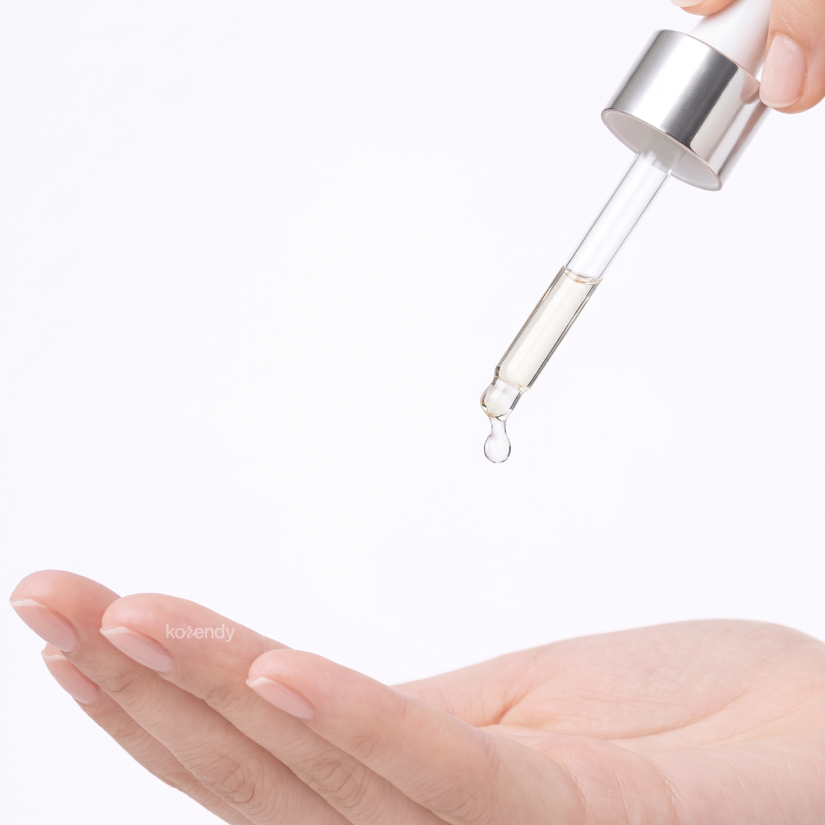 (%15-%30 Lansman İndirimi) Redence - Azelaic Cica Serum  (Sebum Dengeleyici  Azelaik Asit ve Cica İçeren Serum) 30ml