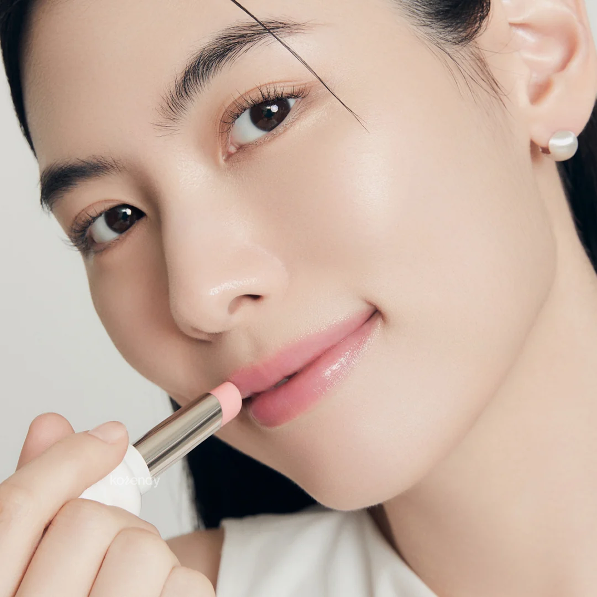 Sulwhasoo - Glowing Lip Balm (Besleyici Ginseng Tohumu Yağlı Dudak Balmı) 3g (%15-%30 Lansman İndirimi)